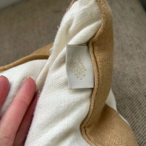 Kuk-May Rare feather Hand Embroidered Linen 20” pillows with down inserts - Picture 7 of 9